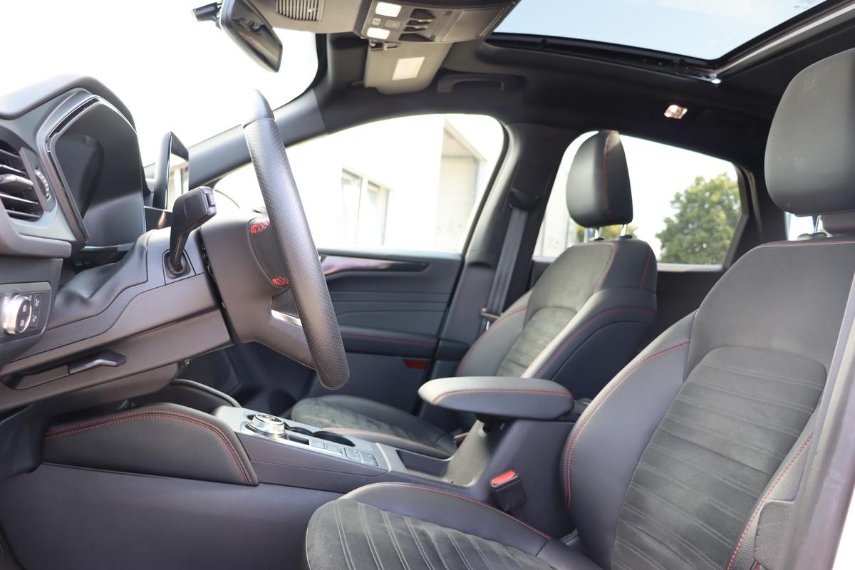 Ford Kuga 2.5 PHEV ST-Line X*AHK*PANO*