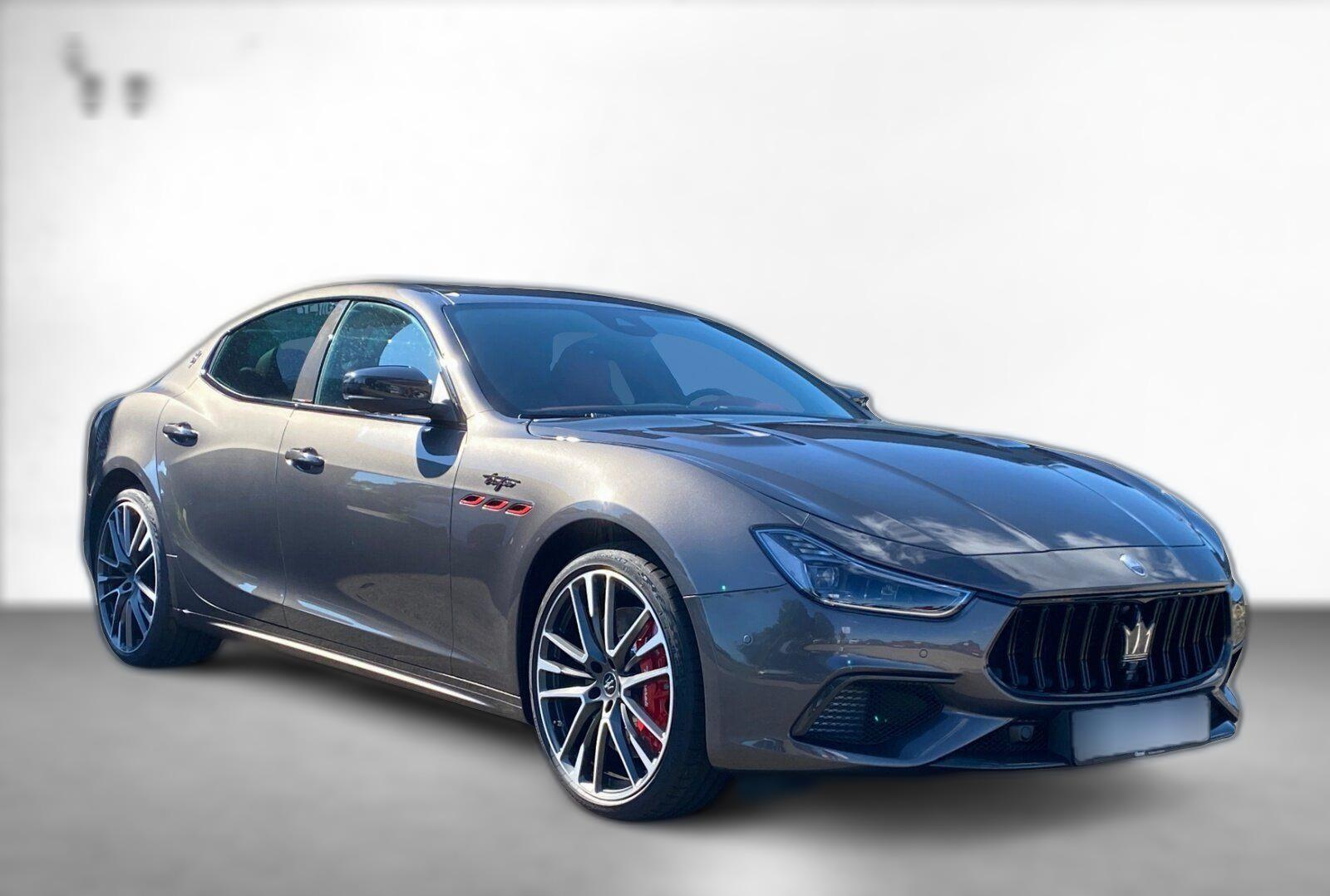 Maserati Ghibli Trofeo V8 Carbon-Pack+Glasdach+Fahrassist