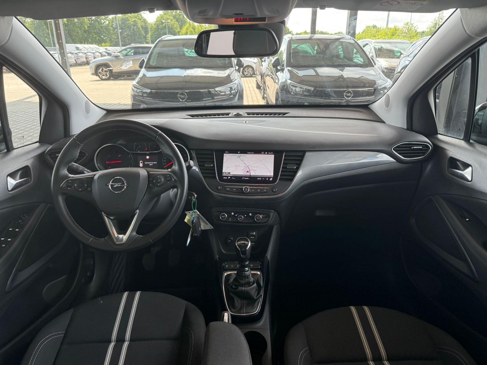 Opel Crossland 1.2 turbo 110PK 6MT Elegance Panoramadach / Klima Automatic / PDC v+h