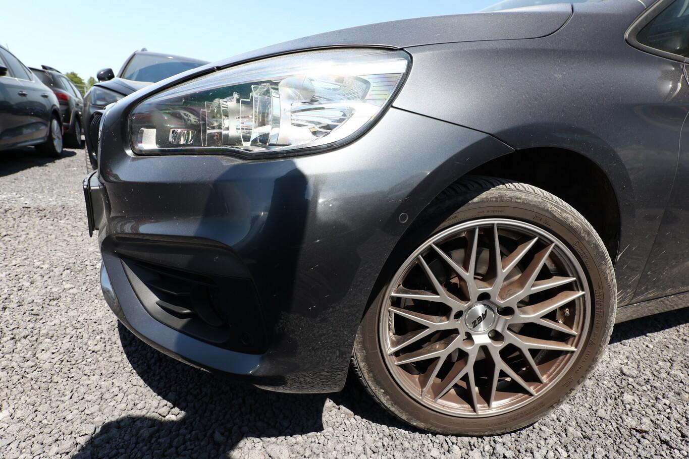 BMW 220 i Active Tourer Steptronic Advantage Pano Nav