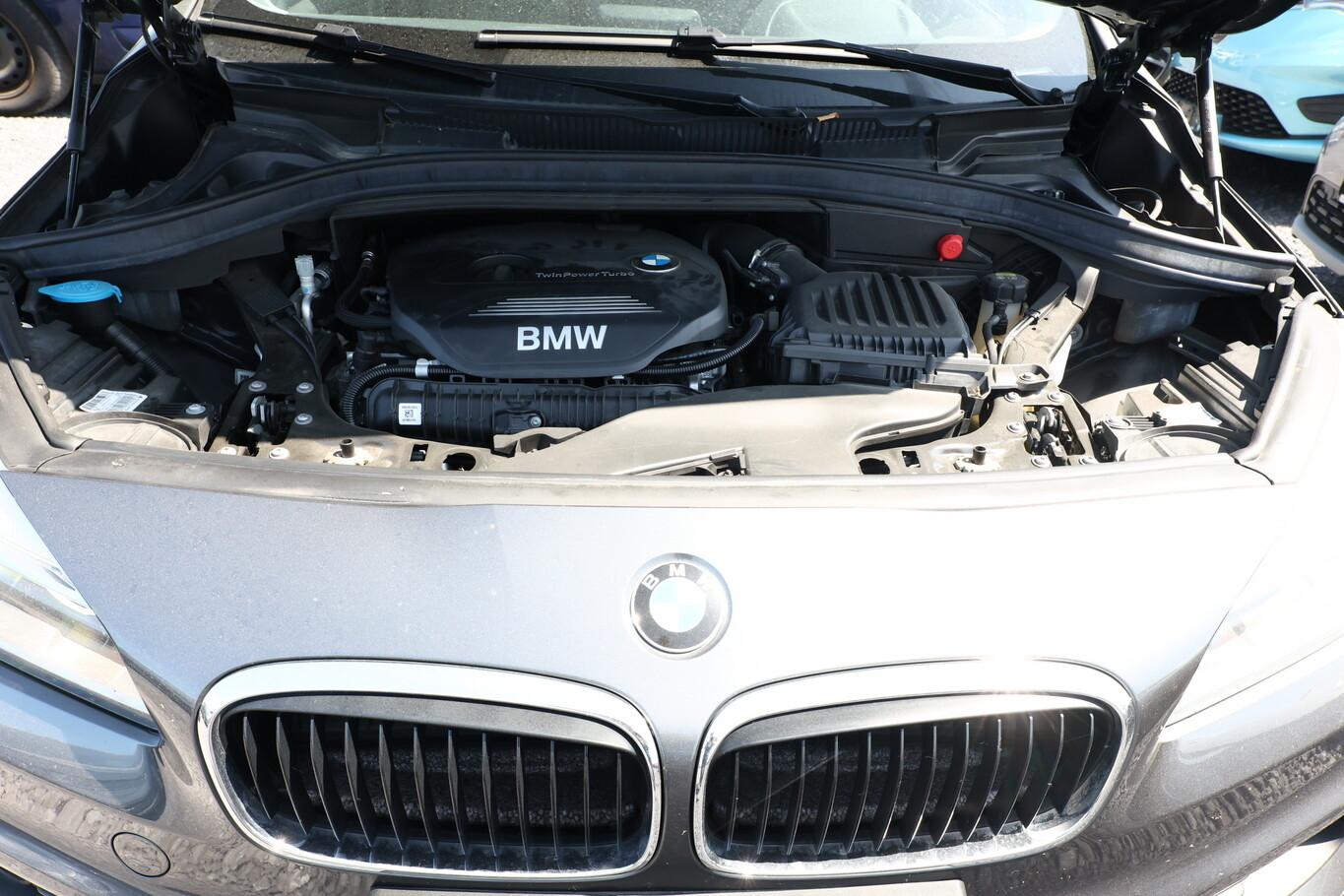 BMW 220 i Active Tourer Steptronic Advantage Pano Nav