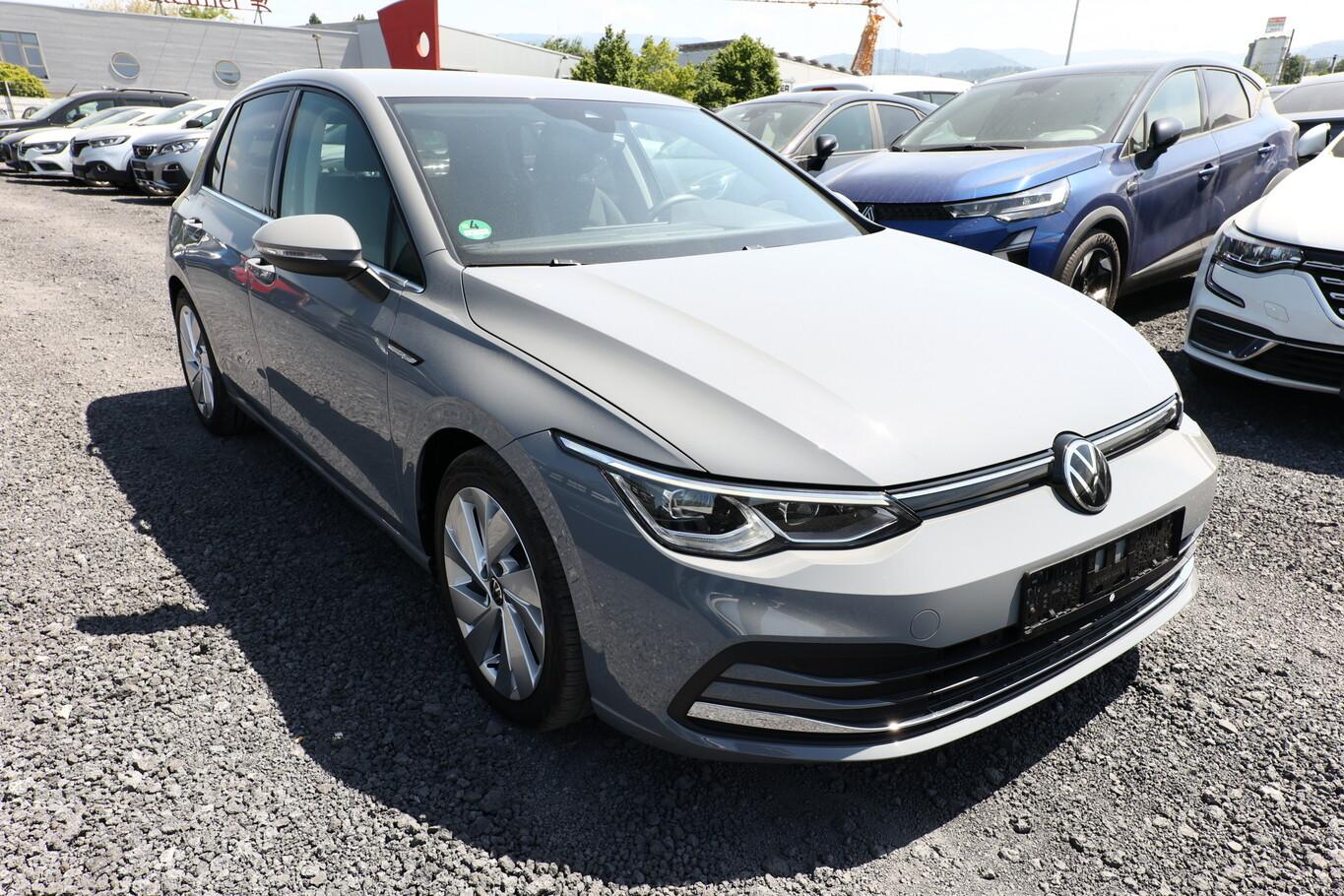 Volkswagen Golf VIII 1.5 eTSI 150 DSG Style LED Nav PDC SHZ