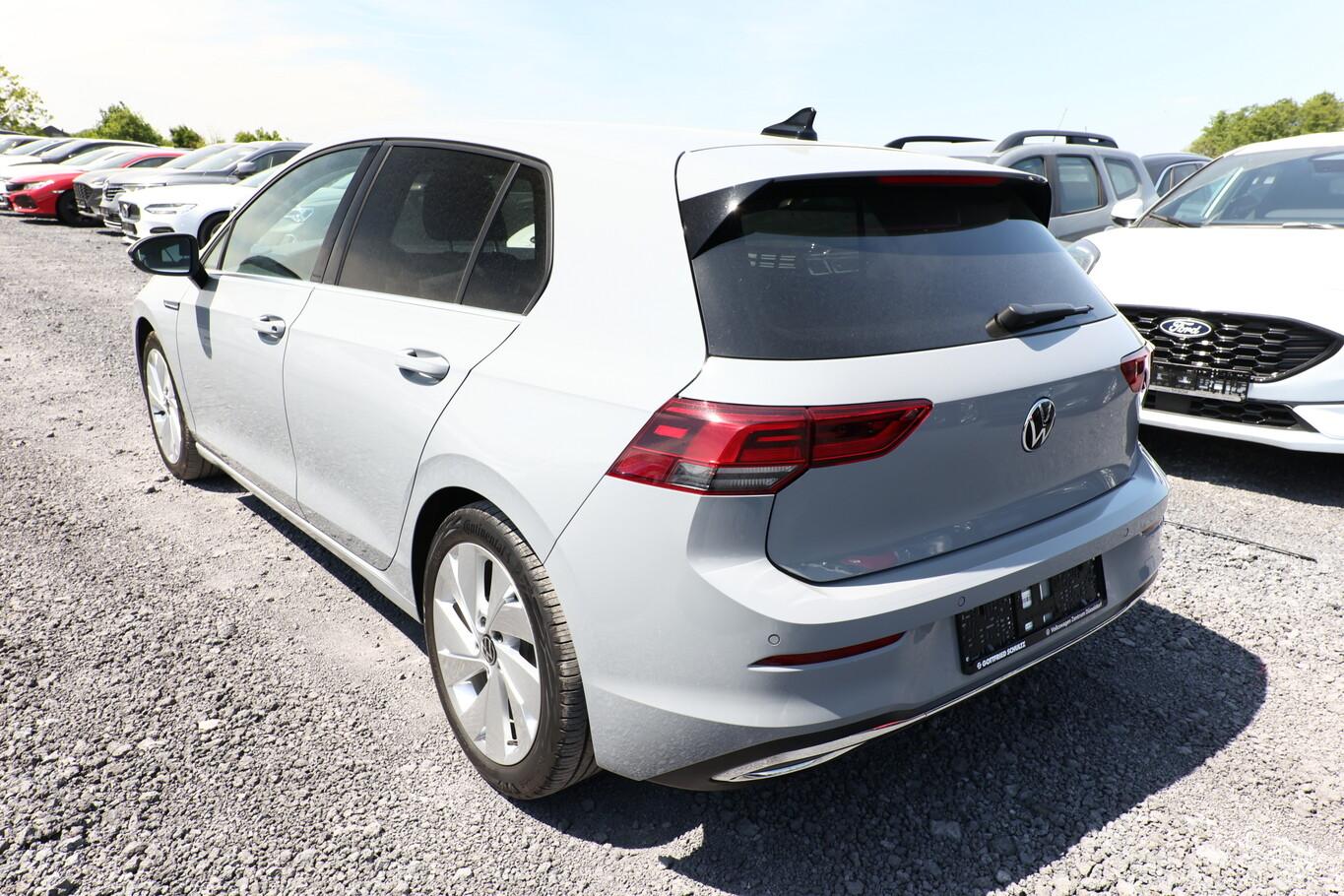 Volkswagen Golf VIII 1.5 eTSI 150 DSG Style LED Nav PDC SHZ
