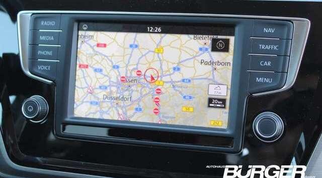 Volkswagen Touran Comfortline Kamera Navi LED ACC AHK StandHZG Start