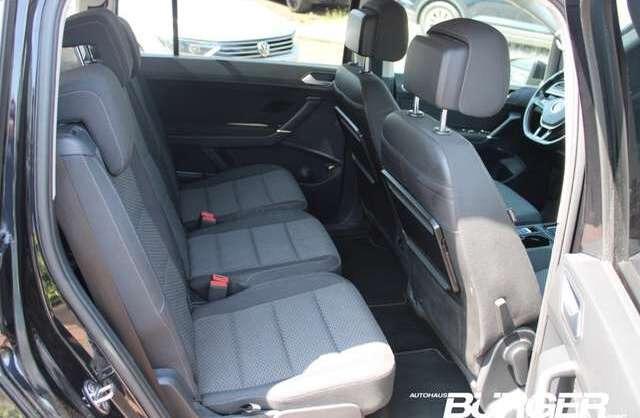 Volkswagen Touran Comfortline Kamera Navi LED ACC AHK StandHZG Start
