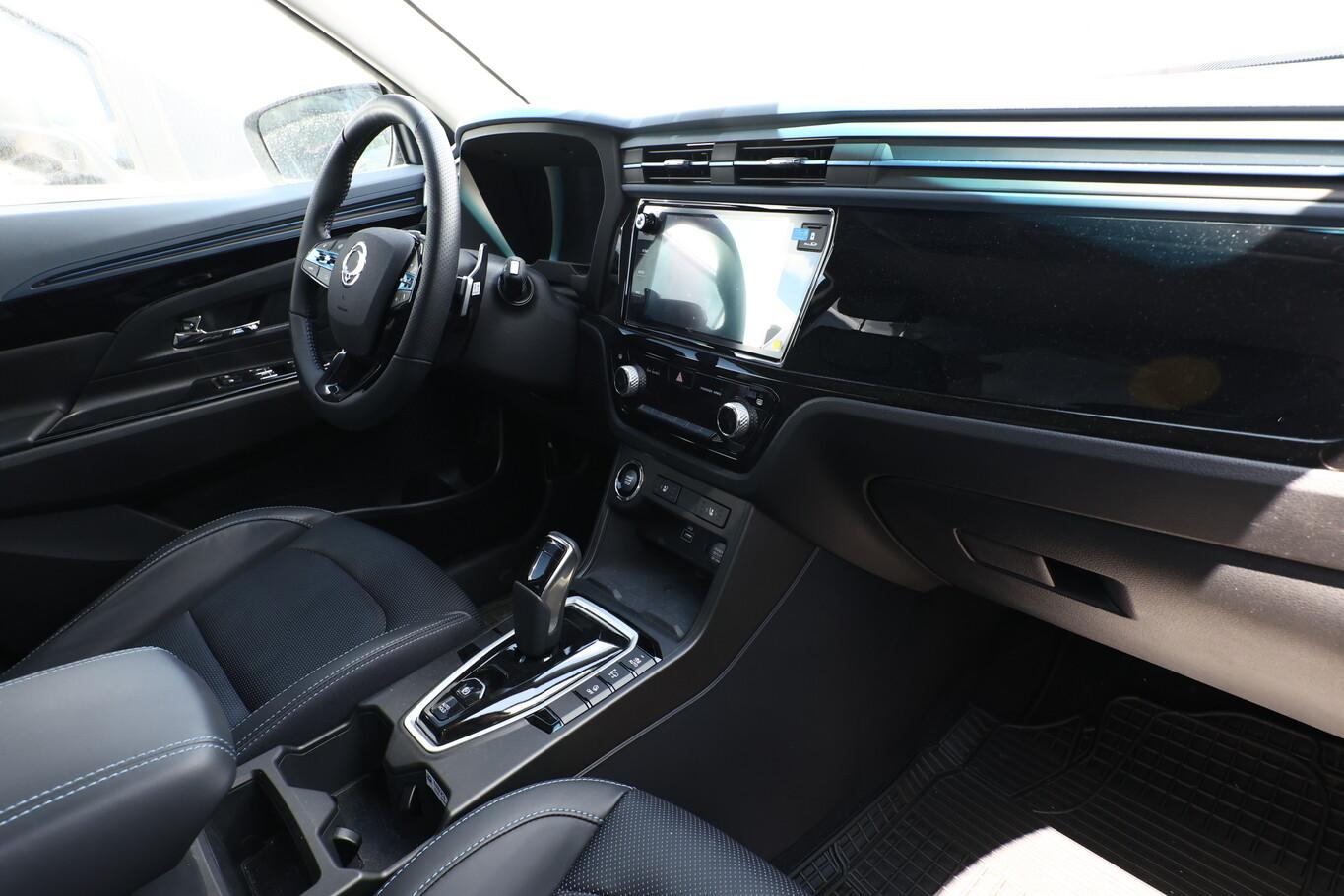 Ssangyong Korando e-Motion 190 Titanium Leder LED ACC PDC