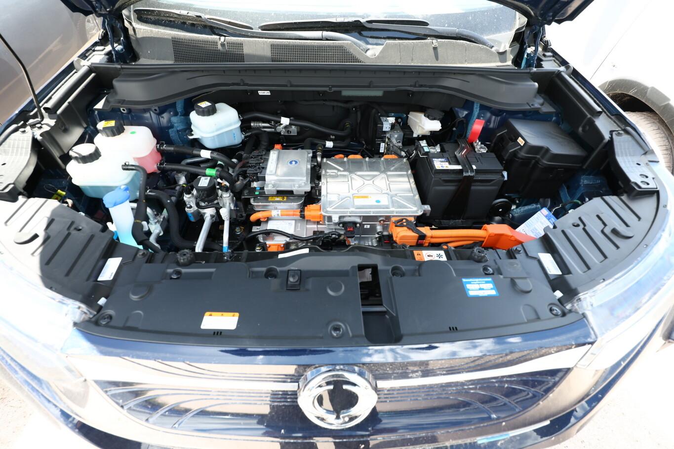 Ssangyong Korando e-Motion 190 Titanium Leder LED ACC PDC