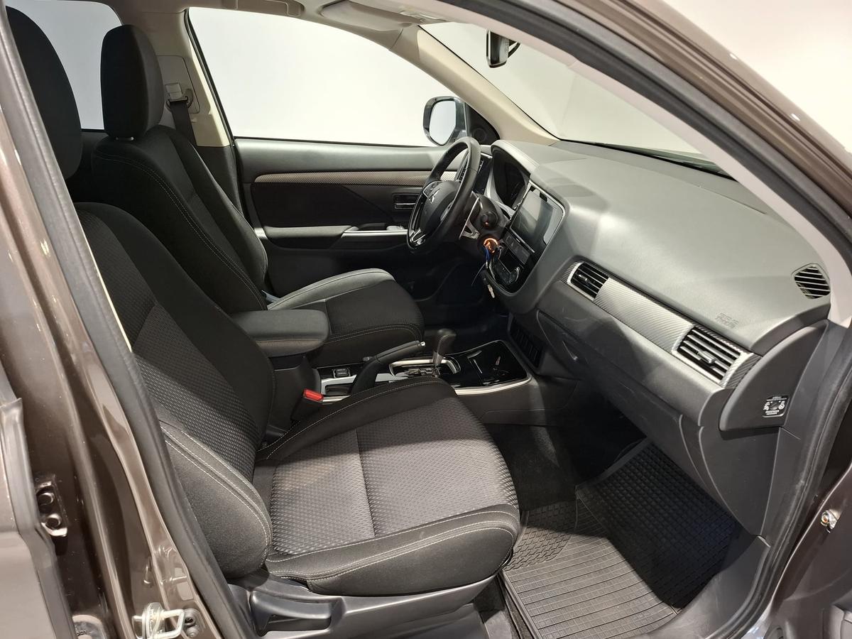 Mitsubishi Outlander 2.0 Edition 100 AHK SHZ bluetooth