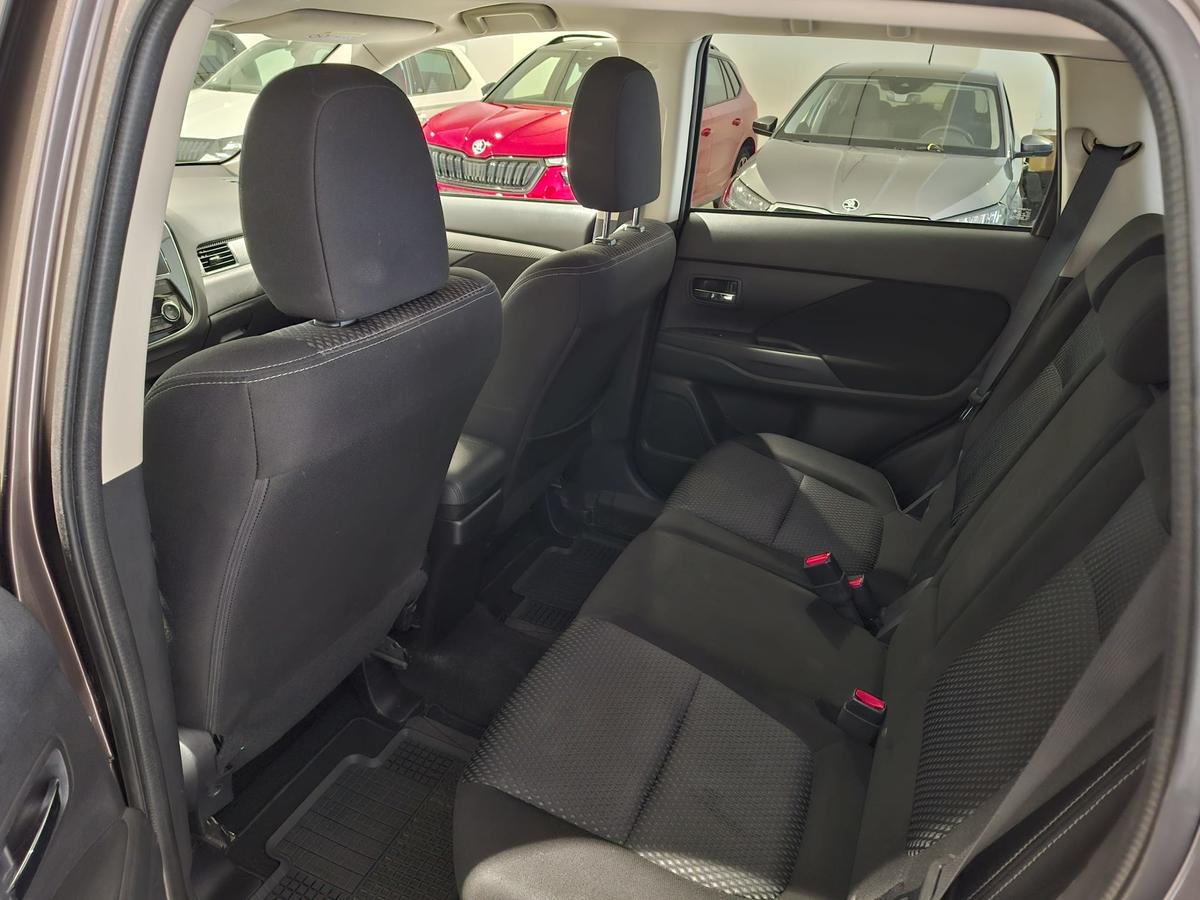 Mitsubishi Outlander 2.0 Edition 100 AHK SHZ bluetooth