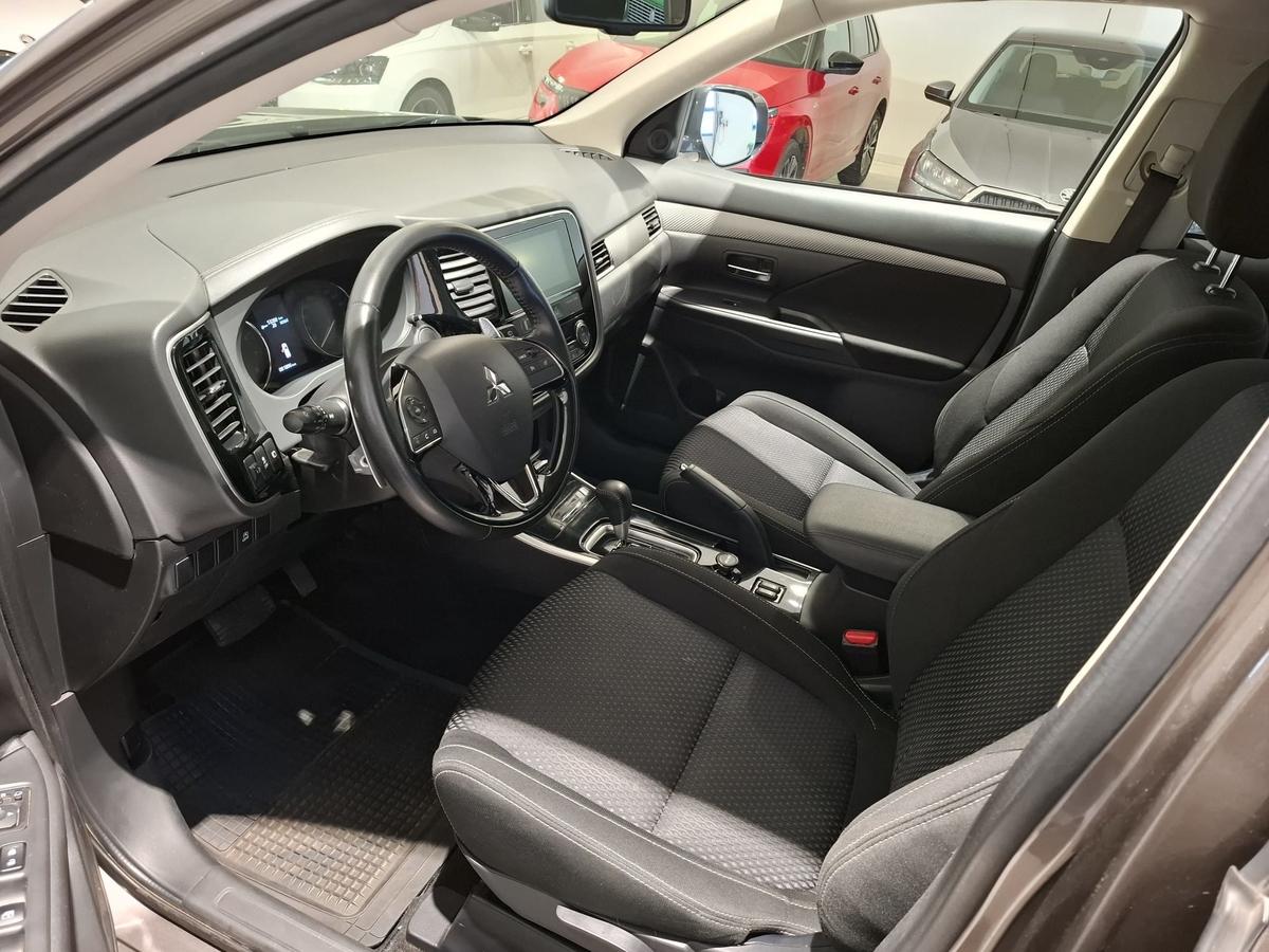Mitsubishi Outlander 2.0 Edition 100 AHK SHZ bluetooth