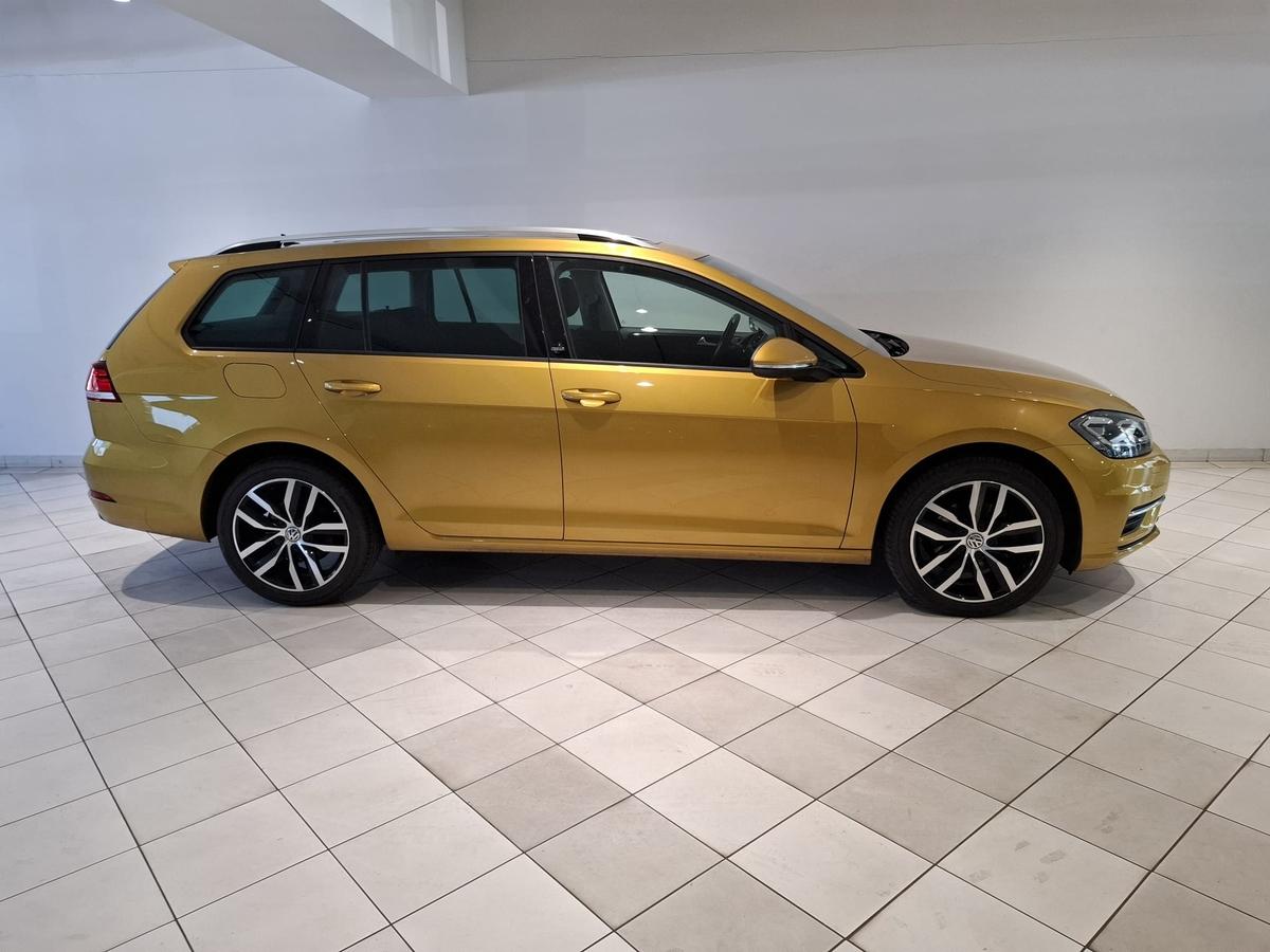 Volkswagen Golf 1.6TDI DSG AHK NAVI SHZ Standheizung