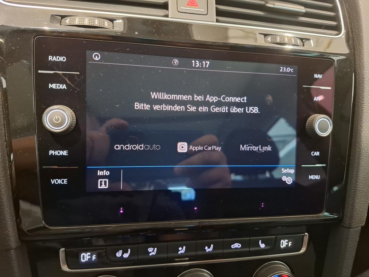 Volkswagen Golf 1.6TDI DSG AHK NAVI SHZ Standheizung