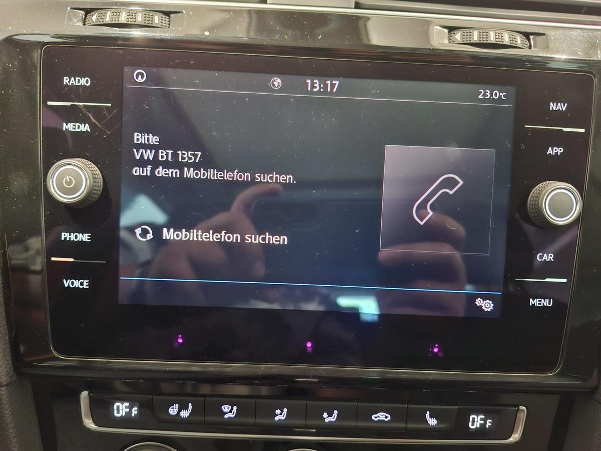 Volkswagen Golf 1.6TDI DSG AHK NAVI SHZ Standheizung