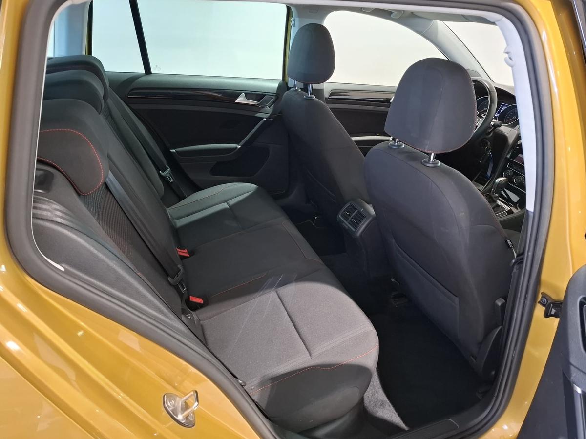 Volkswagen Golf 1.6TDI DSG AHK NAVI SHZ Standheizung
