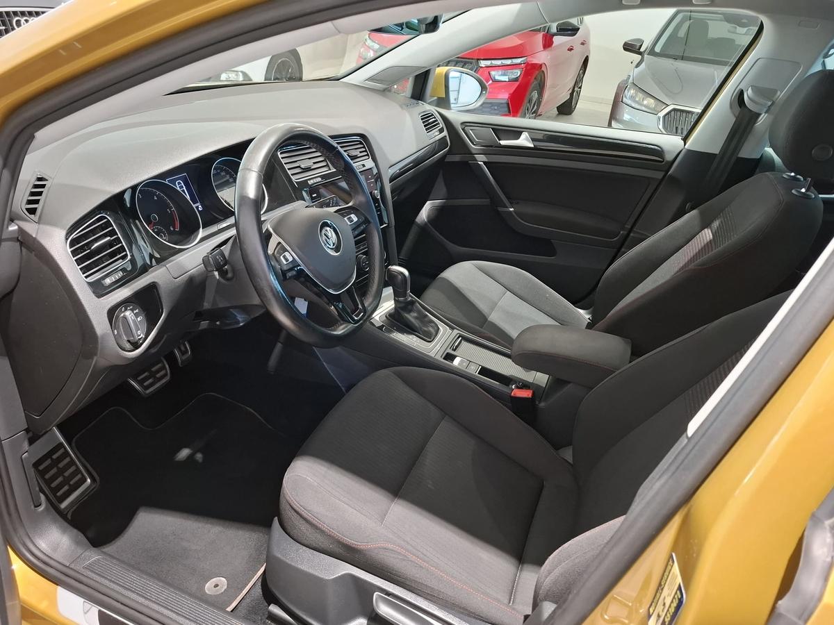 Volkswagen Golf 1.6TDI DSG AHK NAVI SHZ Standheizung