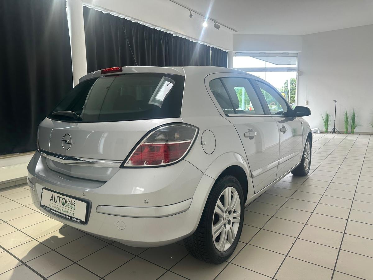 Opel Astra 1.6 Innovation 110 Jahre