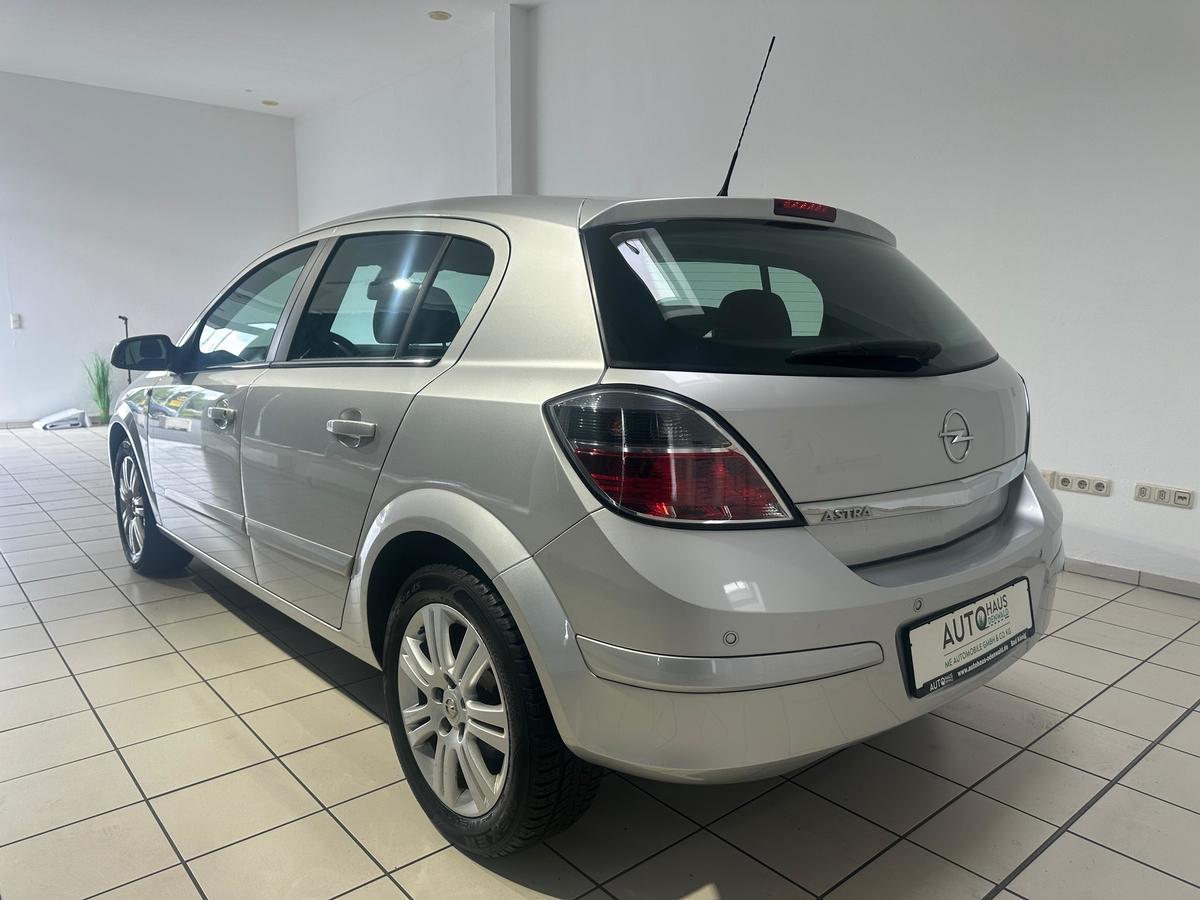 Opel Astra 1.6 Innovation 110 Jahre