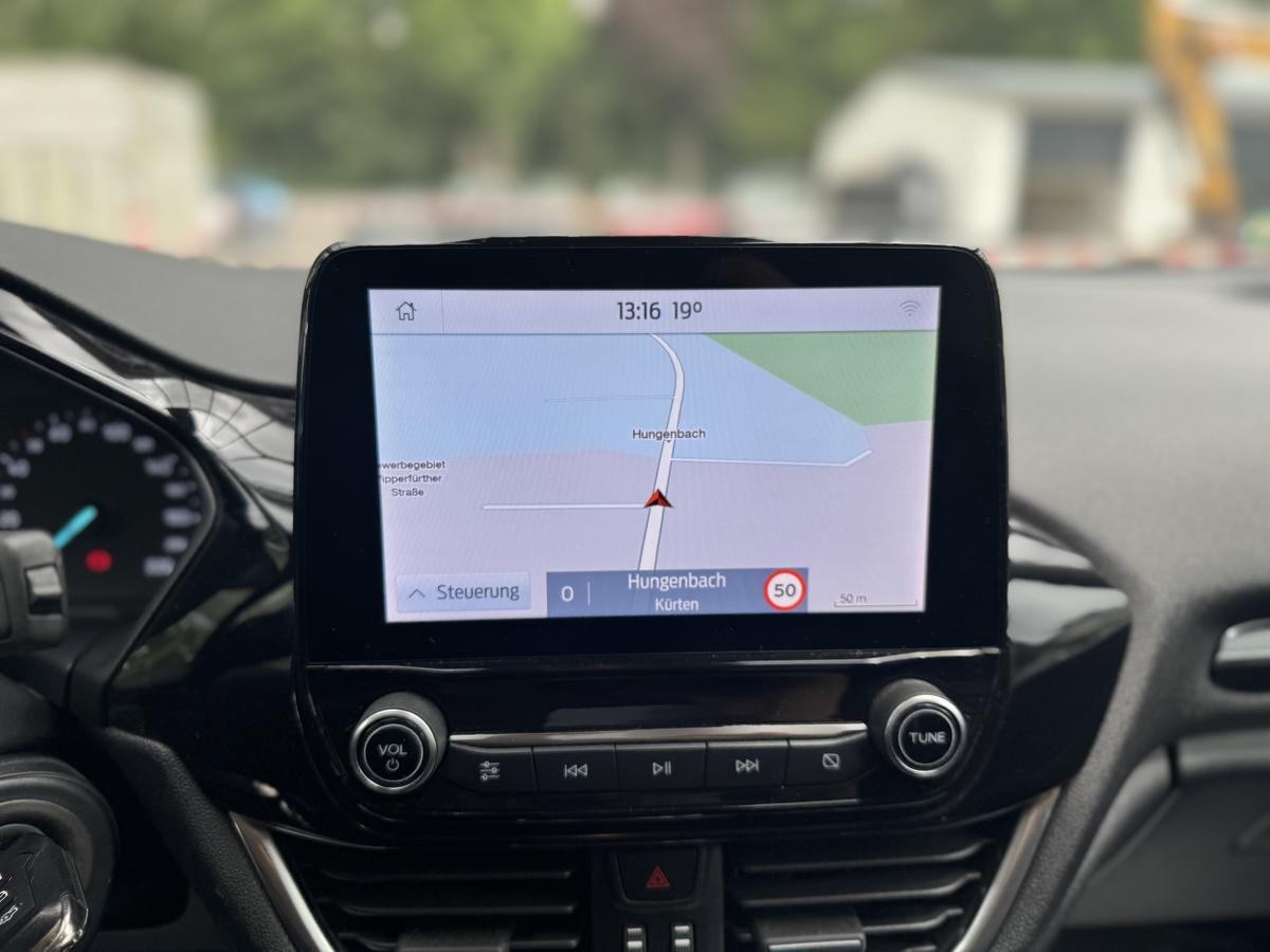 Ford Fiesta 75PS- Allwetterreifen,Frontscheibenheizung, Navi, SHZ