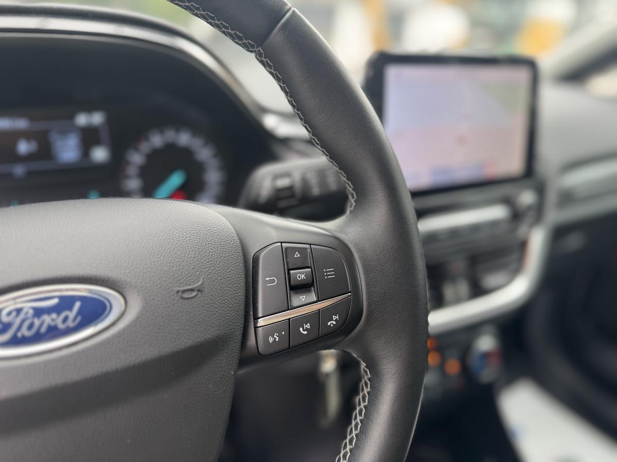 Ford Fiesta 75PS- Allwetterreifen,Frontscheibenheizung, Navi, SHZ