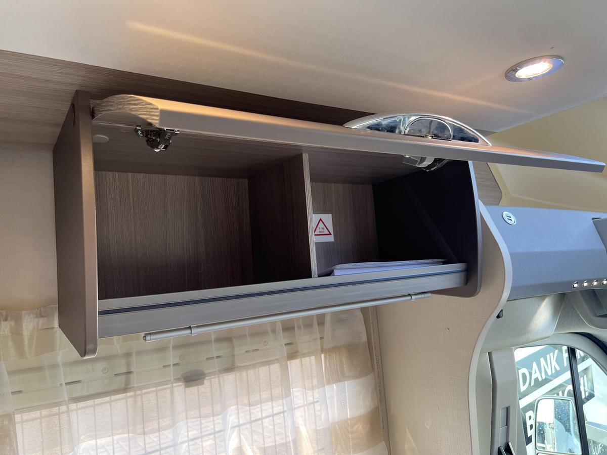 Chausson Flash 515 Markise+Hubbett+TV+Kamera+Stützen