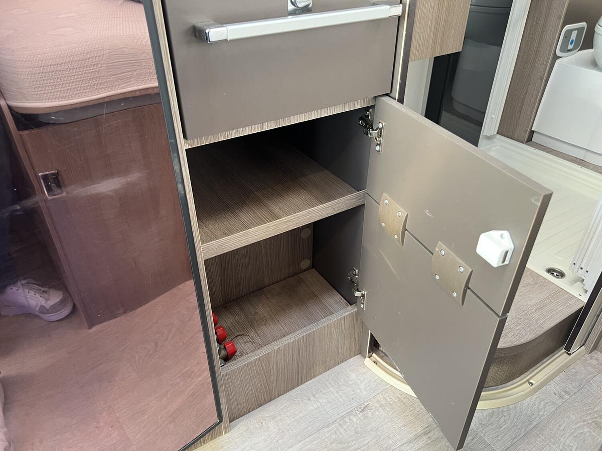 Chausson Flash 515 Markise+Hubbett+TV+Kamera+Stützen