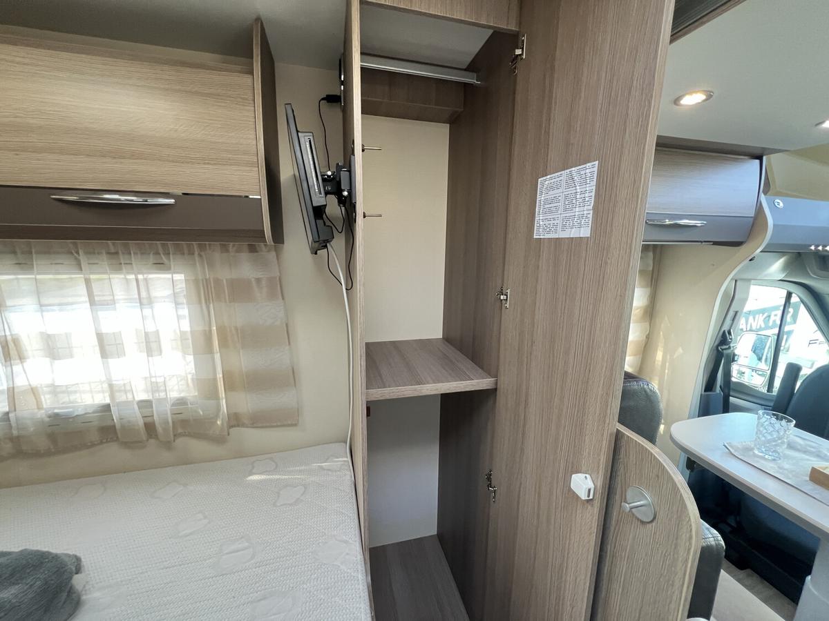Chausson Flash 515 Markise+Hubbett+TV+Kamera+Stützen