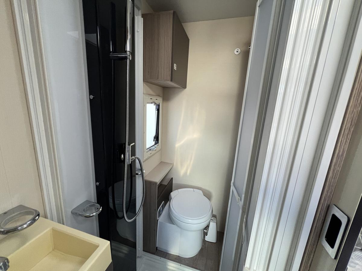 Chausson Flash 515 Markise+Hubbett+TV+Kamera+Stützen