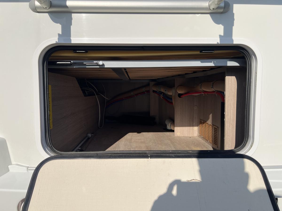 Chausson Flash 515 Markise+Hubbett+TV+Kamera+Stützen