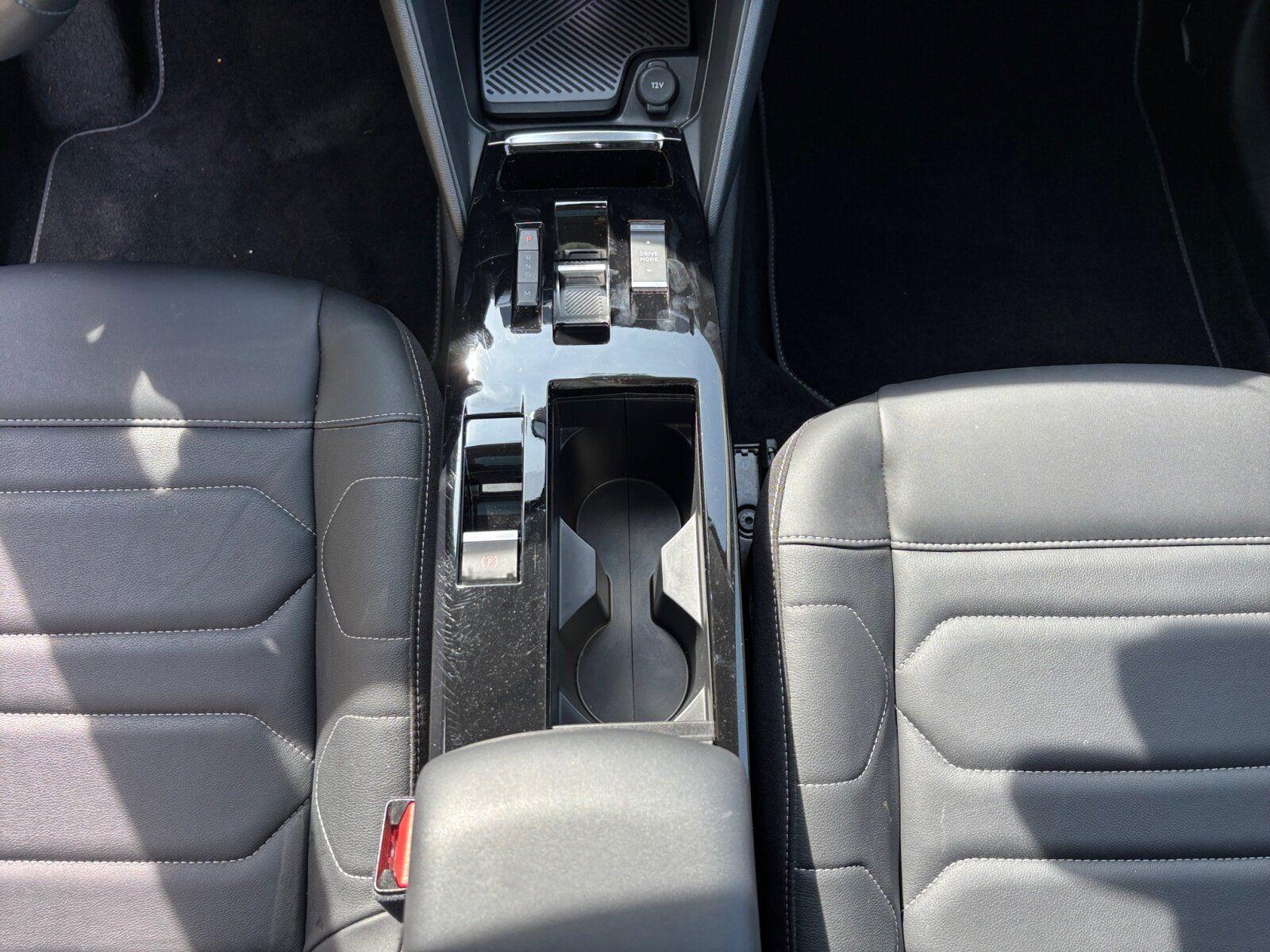 Citroën C4 Shine 1.2 PureTech PANORAMADACH+NAVIGATION