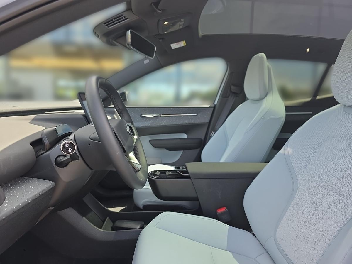 Volvo EX30 Twin Performance AWD Ultra 20