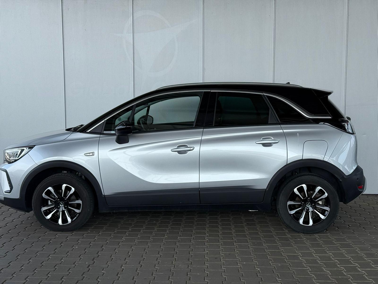 Opel Crossland 1.2 turbo 110PK 6MT Elegance Panoramadach / Klima Automatic / PDC v+h
