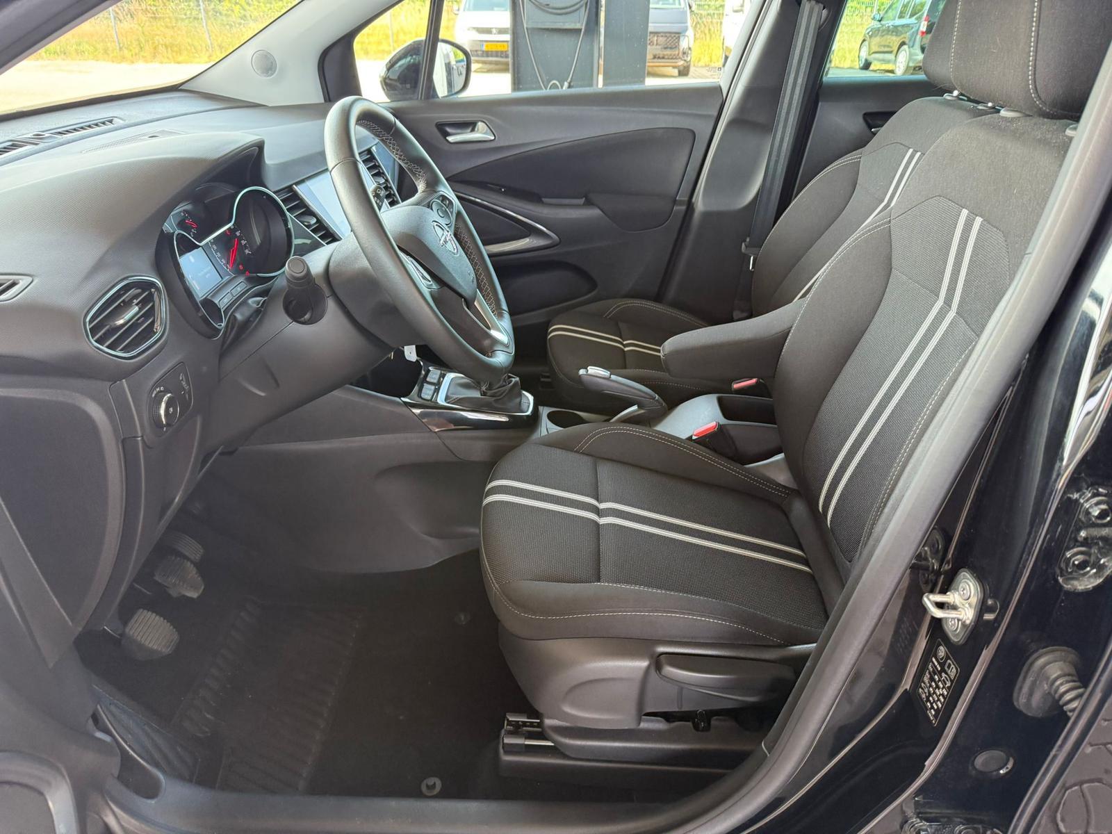 Opel Crossland 1.2 turbo 110PK 6MT Elegance Panoramadach / Klima Automatic / PDC v+h