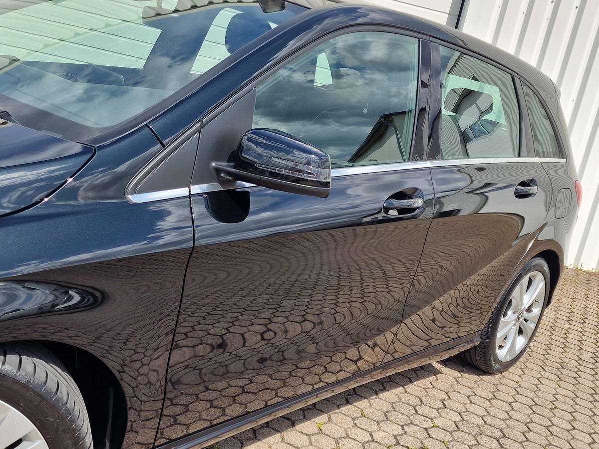 Mercedes-Benz B 180  Urban Style Edition*Navi*LED*AHK