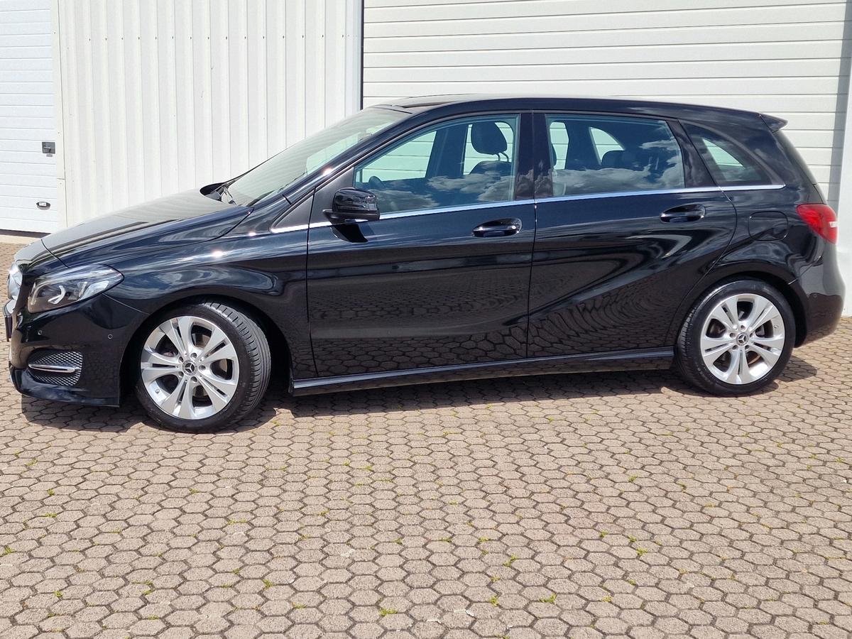 Mercedes-Benz B 180  Urban Style Edition*Navi*LED*AHK