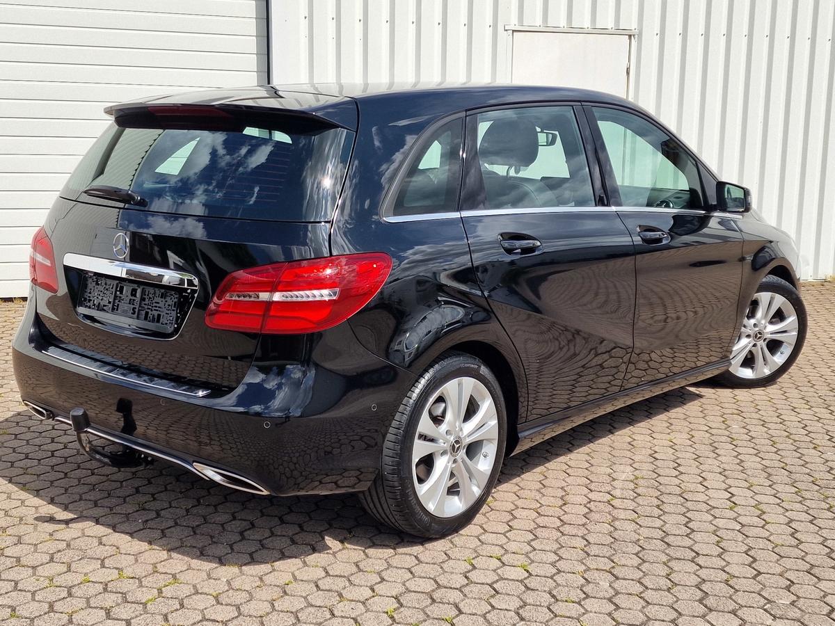 Mercedes-Benz B 180  Urban Style Edition*Navi*LED*AHK