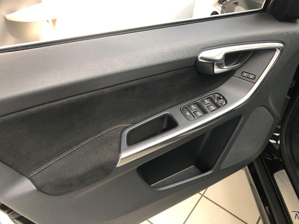 Volvo XC60 D4 AWD Geartronic RDesign