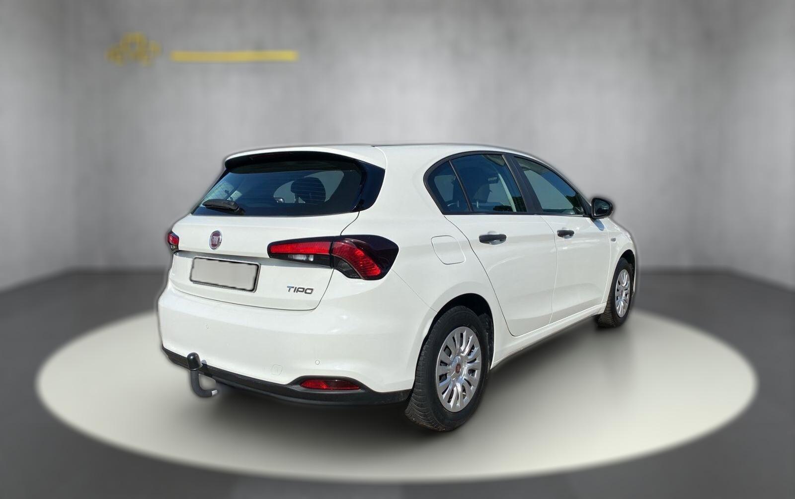 Fiat Tipo (357) Hatchback Street