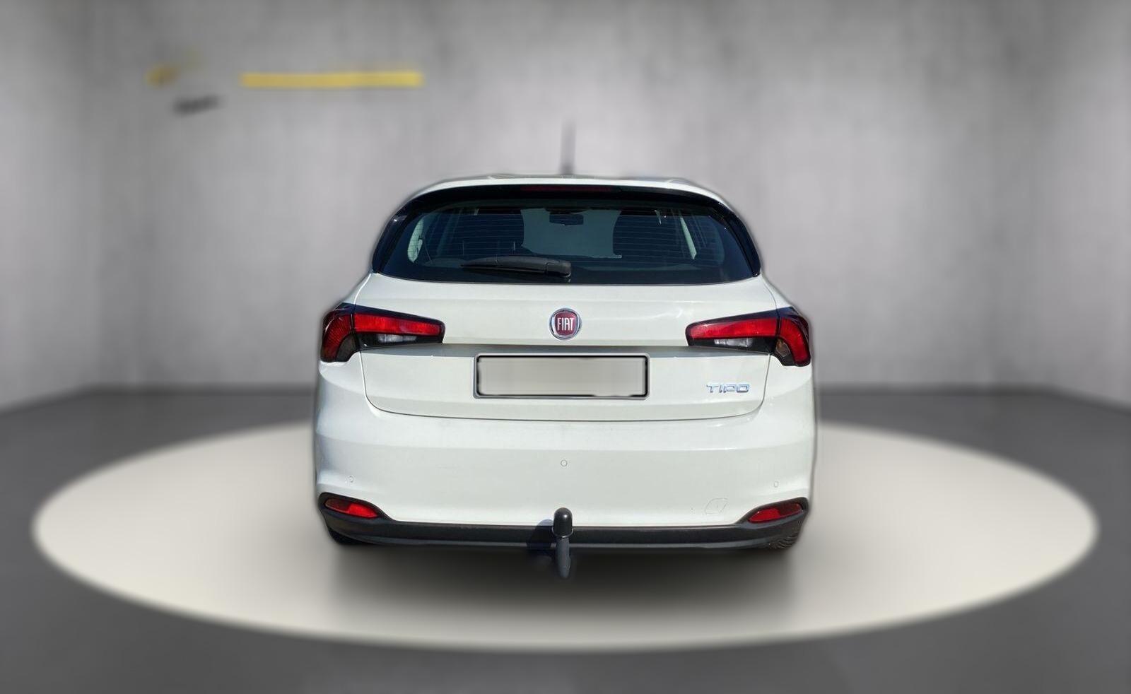 Fiat Tipo (357) Hatchback Street