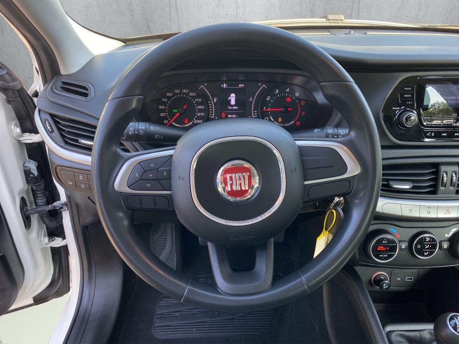 Fiat Tipo (357) Hatchback Street