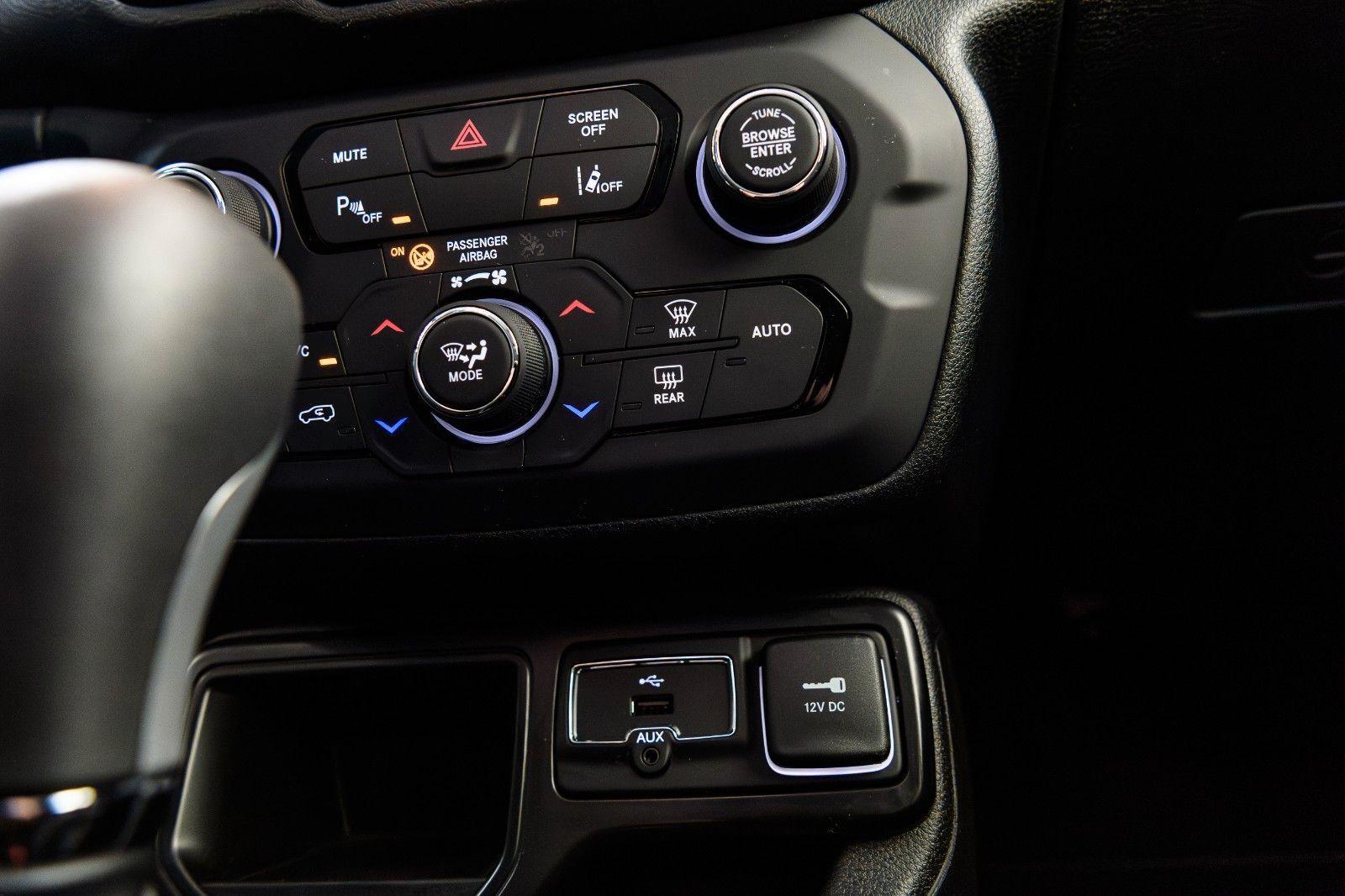 Jeep Renegade Longitude FWD +ALLWETTER+KLIMA+PDC+HANDY+TEMPOMA