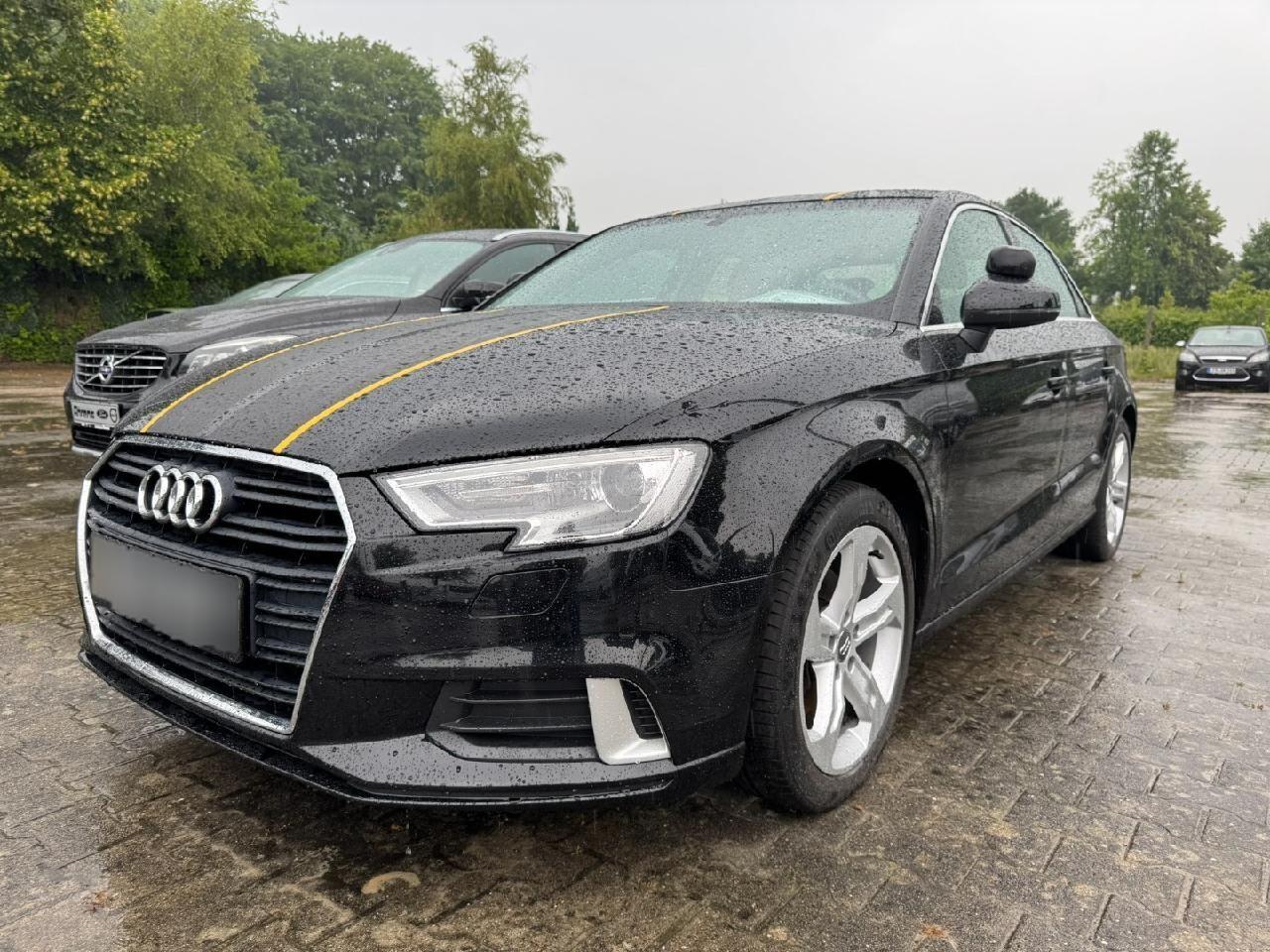 Audi A3 Limo sport *AHK-SHZ-PDC-Xenon*