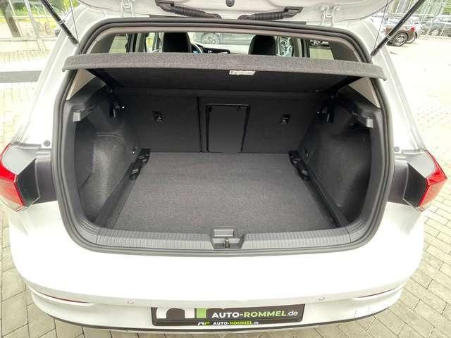 Volkswagen Golf VIII 1.5 TSI Move LED Assist DAB Virtual SH