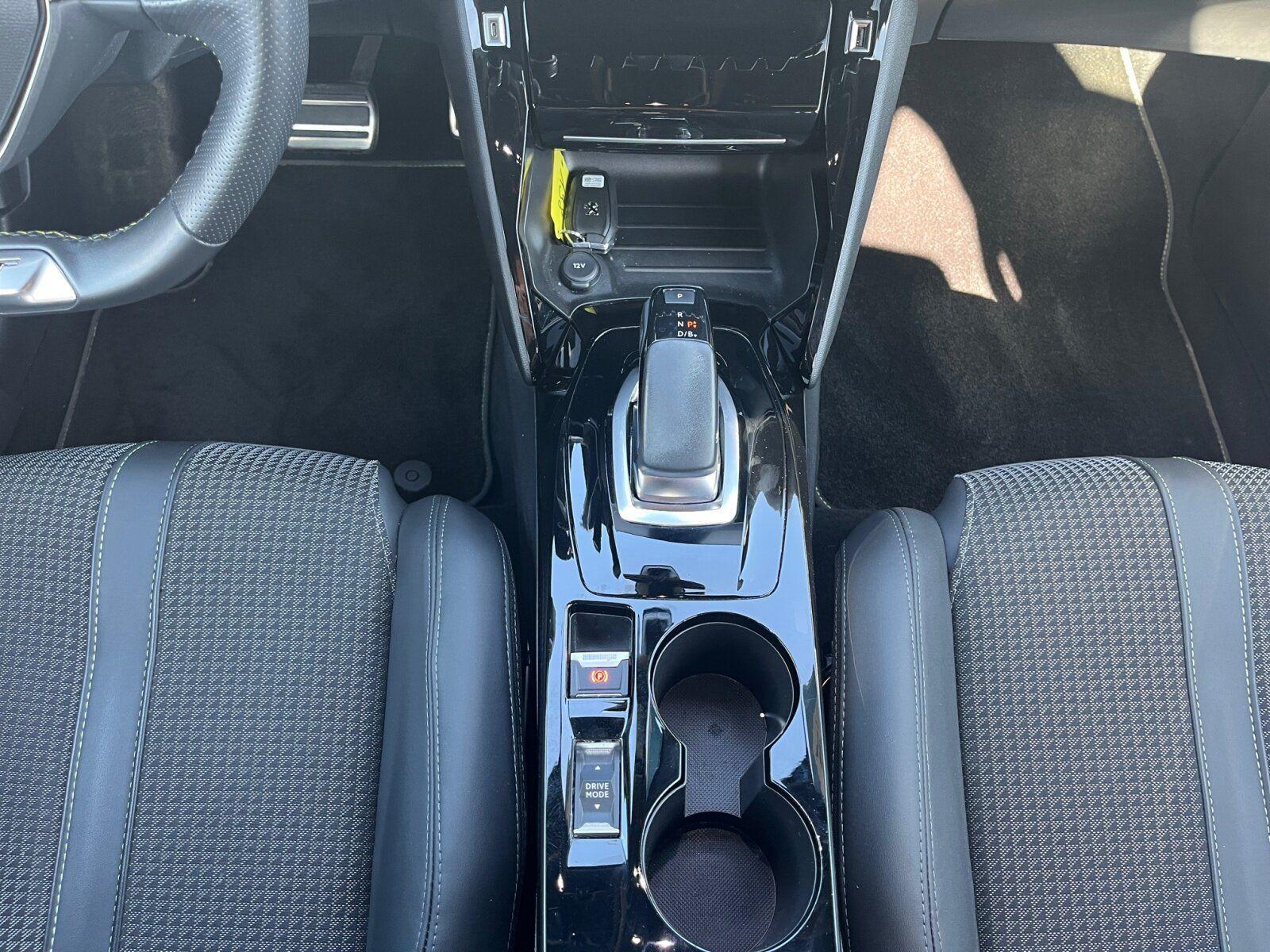 Peugeot 208 e  GT LADESCHALE+RFK+KLIMA+MIRROR-SCREEN+NAVI