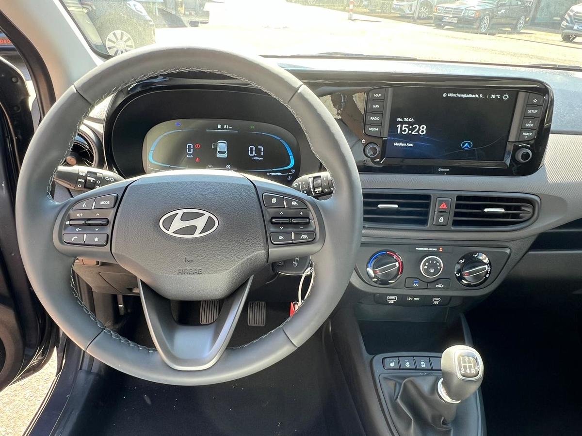 Hyundai i10 1.0 Comfort - Klima - Navi - R.Kam - PDC - Sitzhzg 