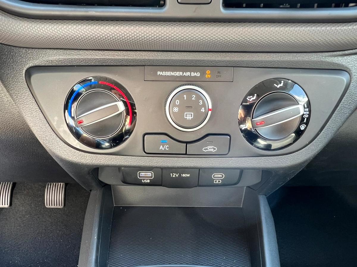 Hyundai i10 1.0 Comfort - Klima - Navi - R.Kam - PDC - Sitzhzg 