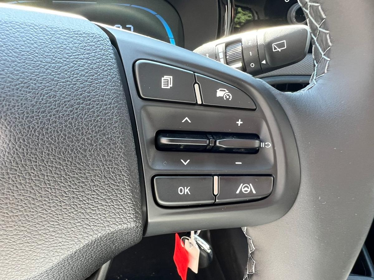 Hyundai i10 1.0 Comfort - Klima - Navi - R.Kam - PDC - Sitzhzg 