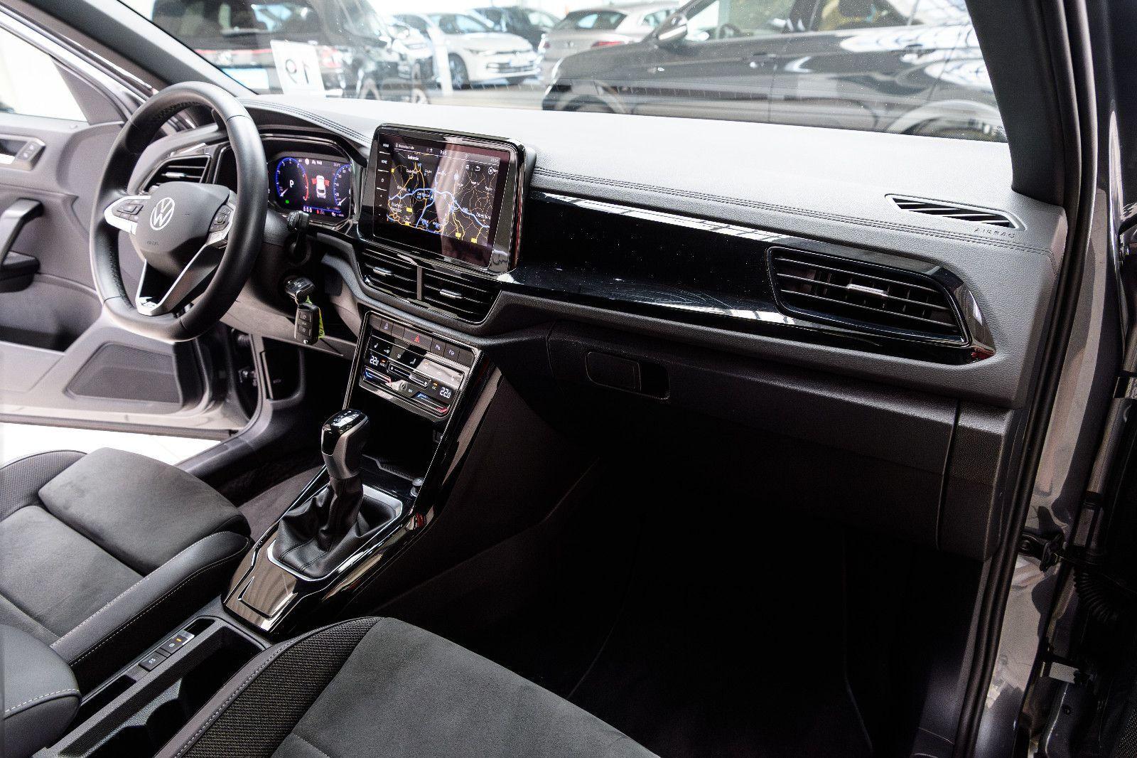 Volkswagen T-Roc Style 1.5 TSI DSG  BLACK-STYLE+AHK+KAMERA