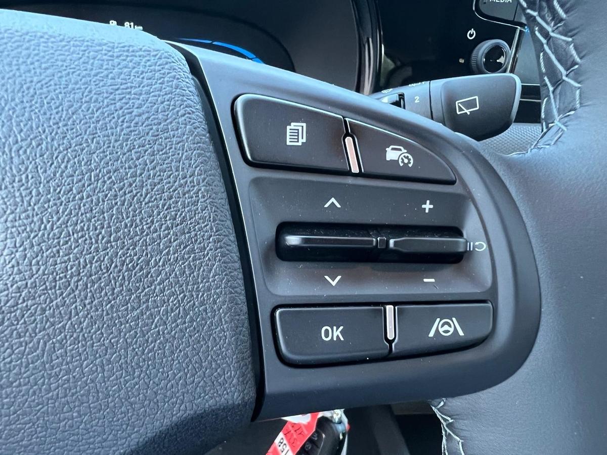 Hyundai i10 1.0 Comfort - Klima - Navi - R.Kam - PDC - Sitzhzg 