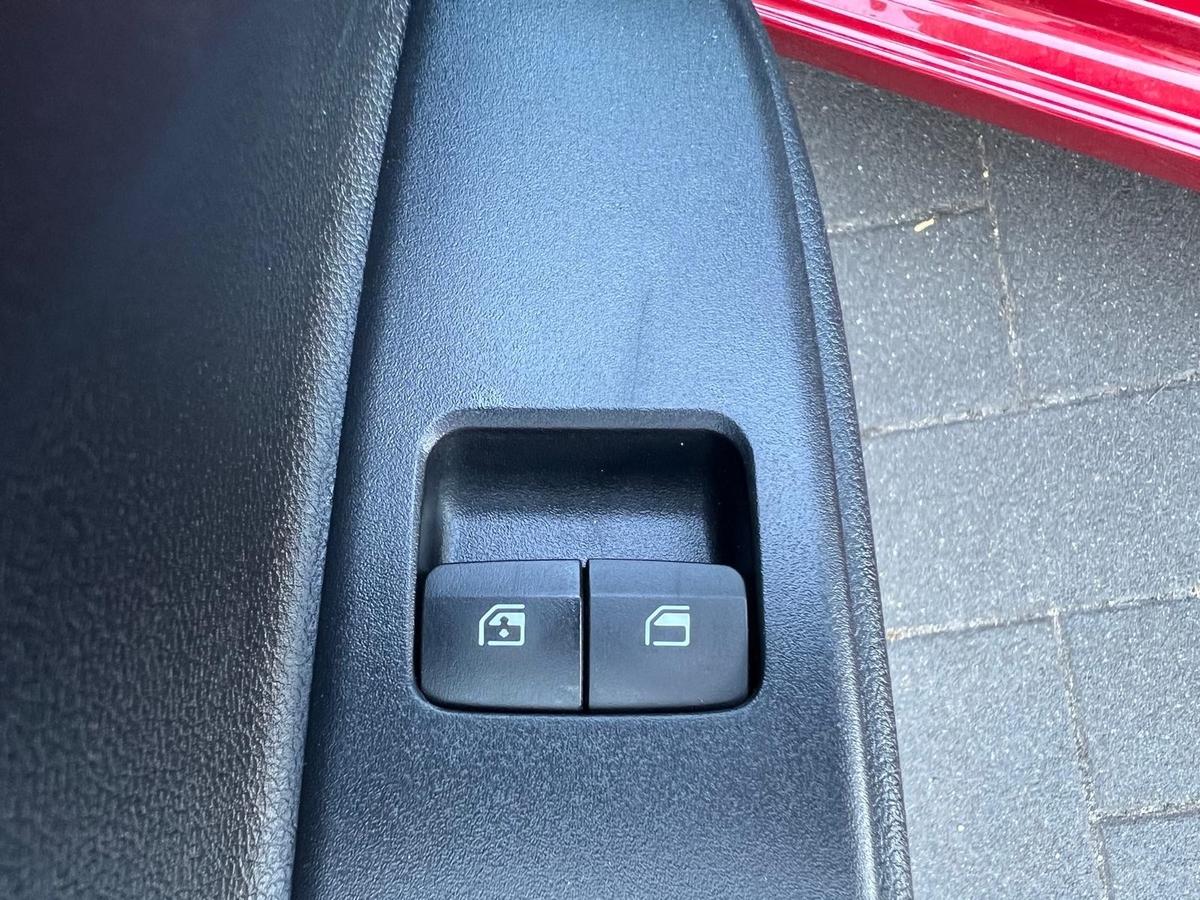Hyundai i10 1.0 Comfort - Klima - Navi - R.Kam - PDC - Sitzhzg 