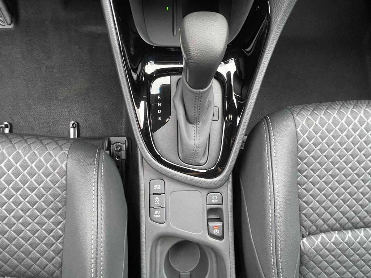 Toyota Yaris 1.5 130PS Hybrid Style - PDC - R.Kam - T.Leder - Sitzh